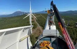 Crane onshore turbine maintenance